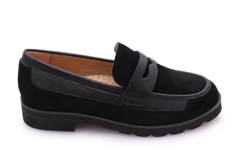 Men's loafers with a leather lacing systemAllora Class