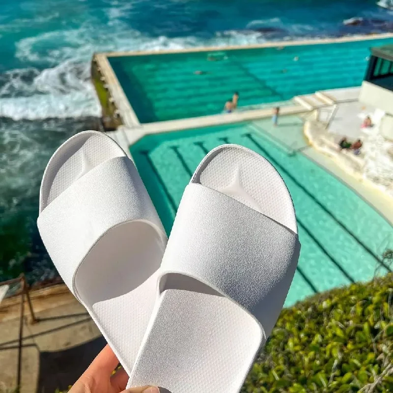 Men's sandals with a padded heelArchies Slides White