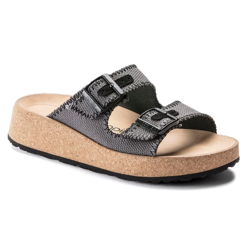 Men's sandals with a contrast stitching detailBirkenstock Gabriela