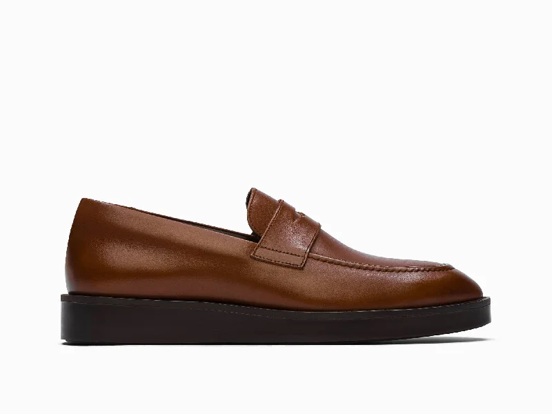 Men's loafers with a low - heeled designCloser™ Loafer