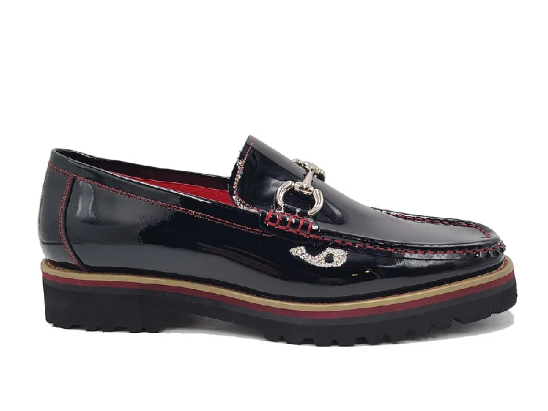 Men's loafers with a smooth leather finishElegant Patent Leather Horse Bit Loafer