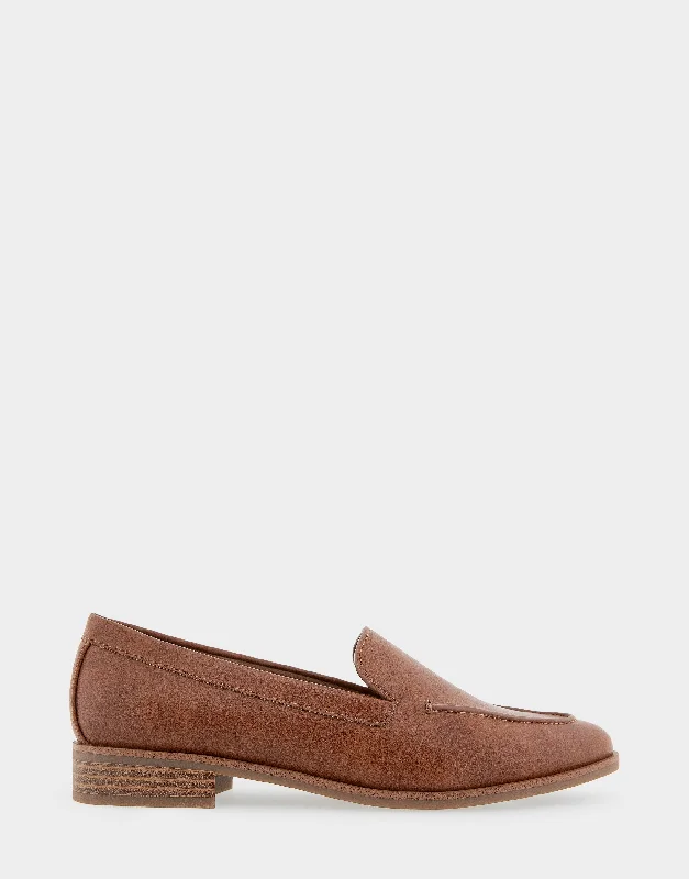 Men's loafers with a tassel front for a classic lookEverest