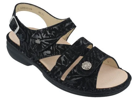 Men's sandals in a neutral color like black or brownFinn Comfort Gomera-S