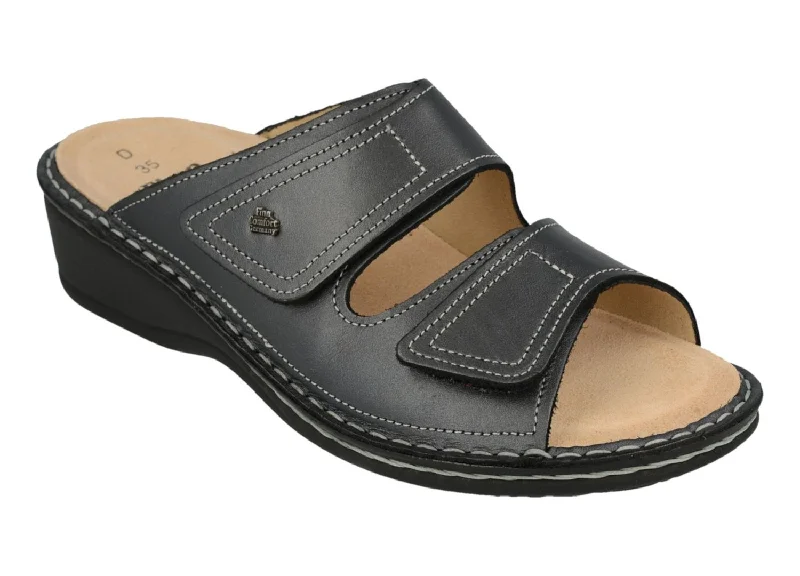 Men's sandals in a neutral color like black or brownFinn Comfort Jamaika Soft Footbed