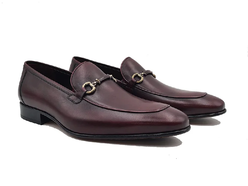 Men's loafers in a neutral color like black or brownLeather Sole calf Buckle Loafer