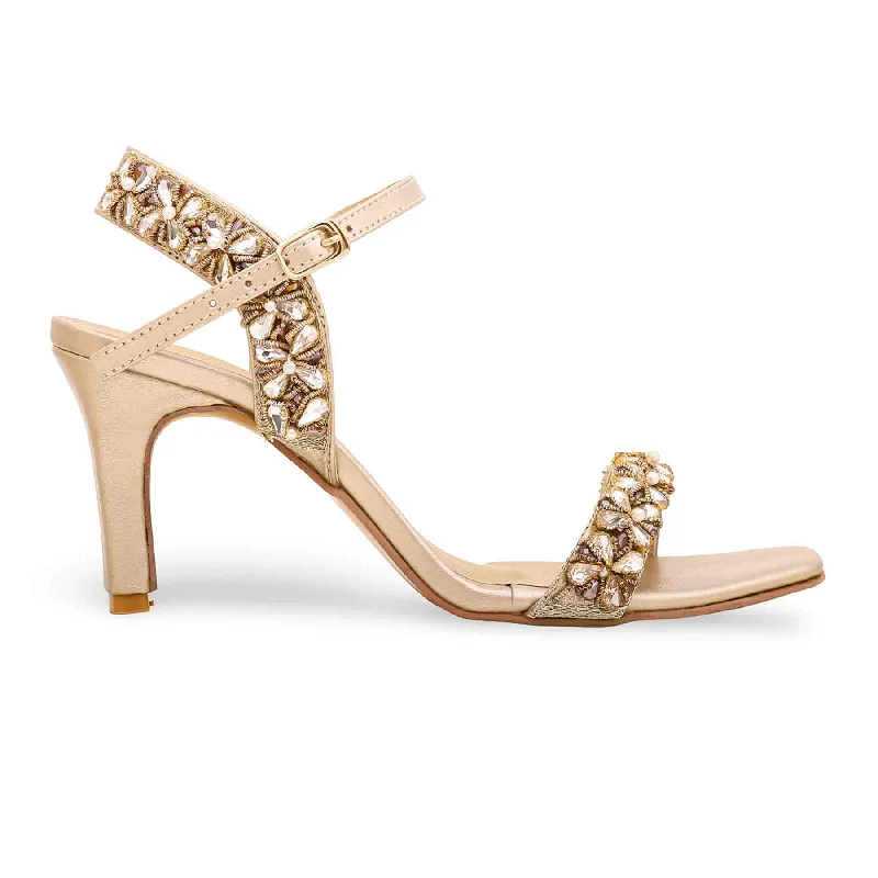 Men's sandals with a perforated leather upper for ventilationGolden Fancy Sandal FN5647