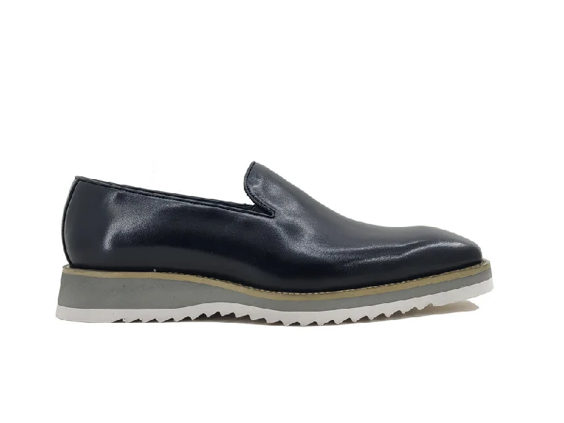 Men's loafers with a rubber sole for durabilityBurnished Wholecut Loafer Lightweight Sole