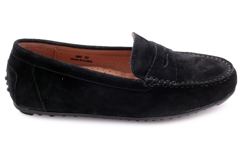 Men's loafers with a perforated leather upper for ventilationLynette&Co Moc V