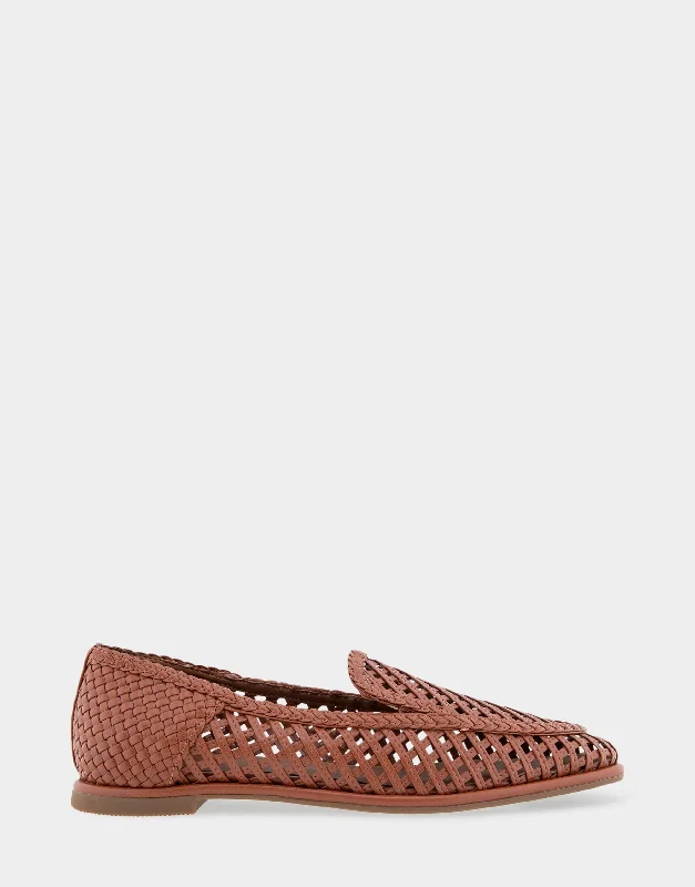 Men's loafers with a flexible sole for easy movementNagle