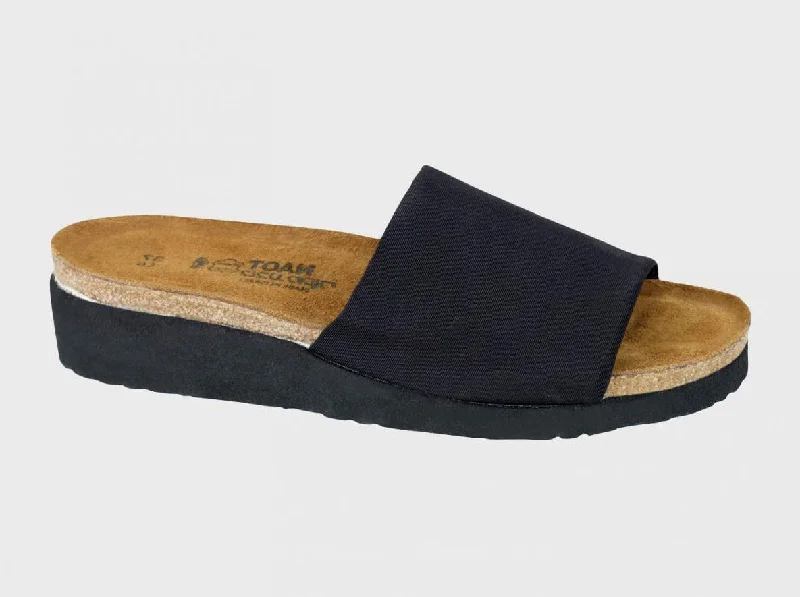 Men's sandals with a stretchy strap for a better fitNaot Alana