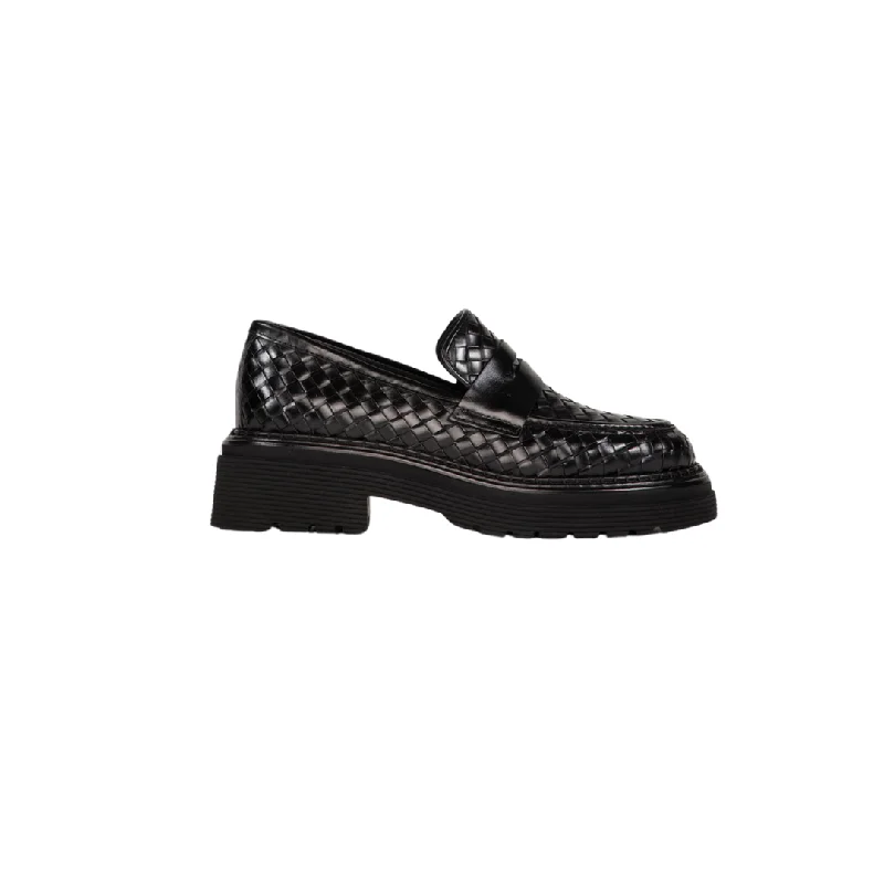 Men's loafers with a pointed toe for a stylish appearanceSiena Sierra Black