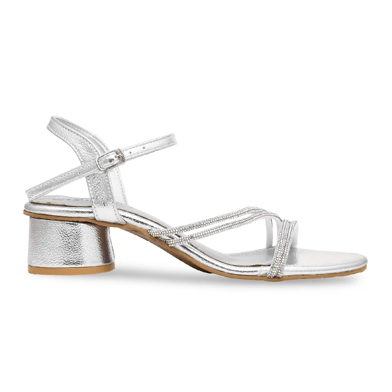 Men's sandals with a pointed toe for a stylish lookSilver Fancy Sandal FN5869