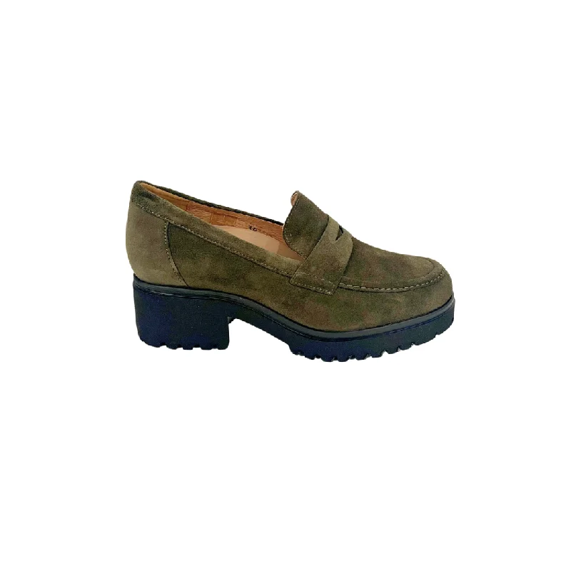 Men's loafers with a moc - toe designSuede Khaki