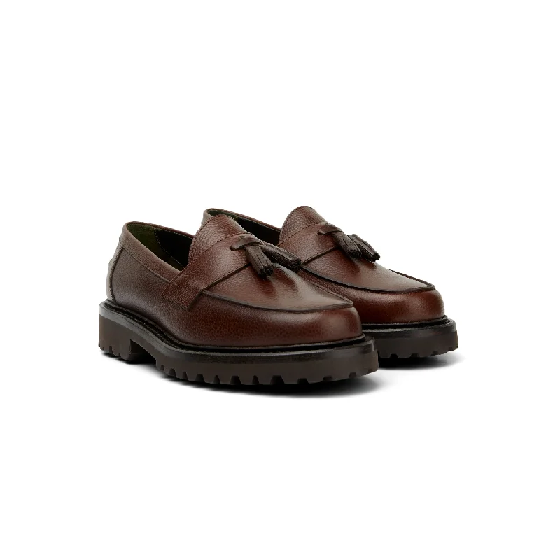 Men's loafers with a removable insole for cleaningThe Clásico Tassel Loafer, Chocolate, Vibram 1757 Lug Sole