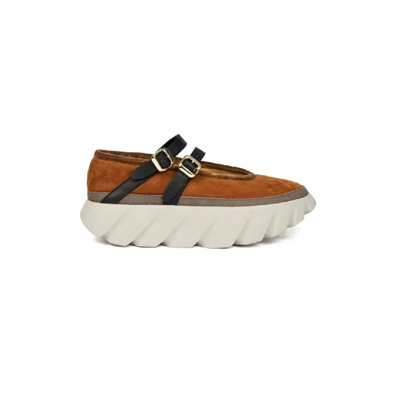 Men's loafers with a decorative buckleTura Ballet Tan