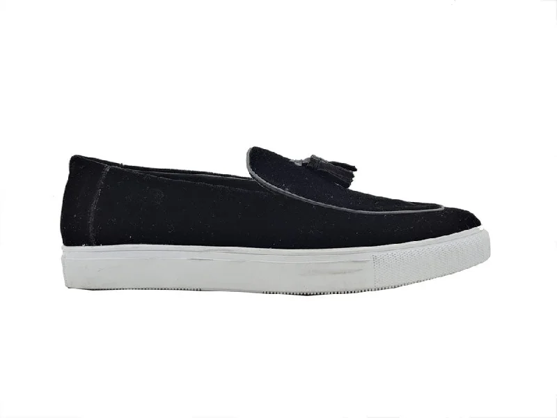 Men's loafers with a contrast stitching detailVelvet Sneaker with Leather Tassel