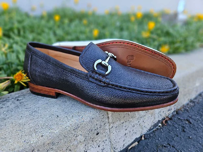 Men's loafers with a stretchy side panel for a better fitVictor Leather Sole Timeless Loafer