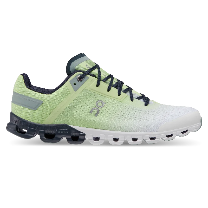 Men's running shoes with a padded heel collarCloudflow