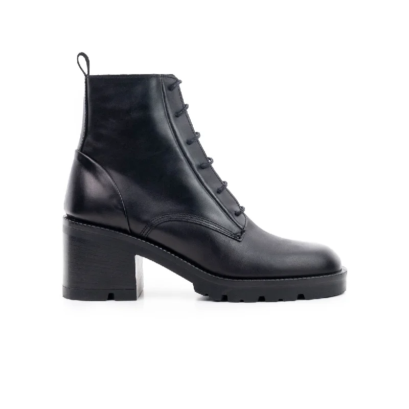 women's ankle boots with round toeBeauvais Black Leather