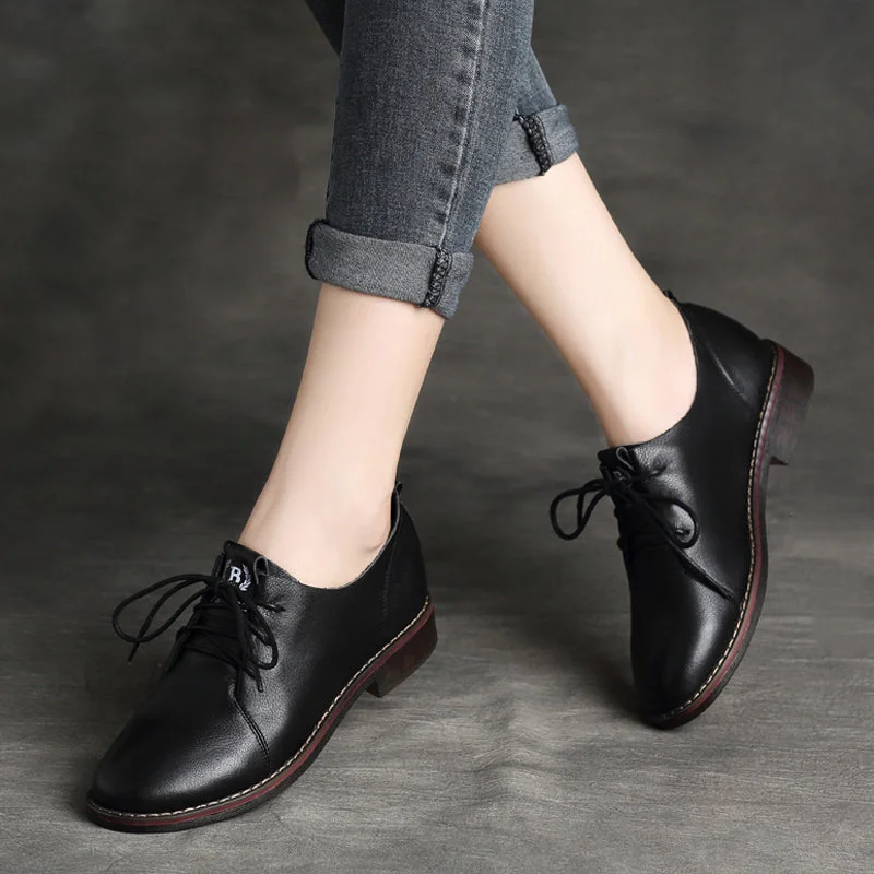 Men's casual shoes with a stretchy side panelWomen Retro Leather Soft Casual Shoes